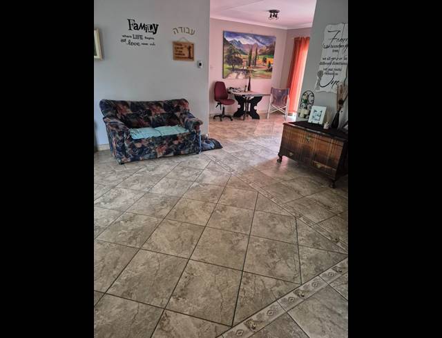 4 BEDROOM FREEHOLD FOR SALE IN PIONEER PARK
